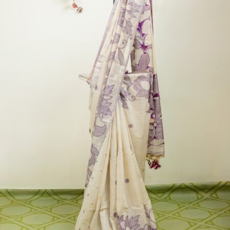 Jamdani Soft Cotton Saree with Lavender Floral Motifs
